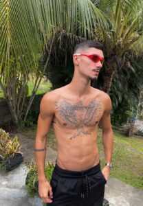 Ronney-tree Ronney Rebelle