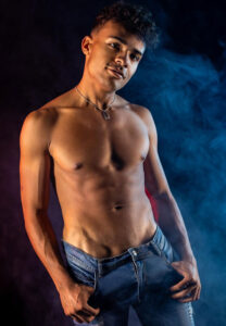 Mace-sixpack Mace Brown