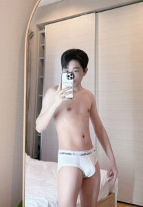 KITCAT-white MR KITCAT