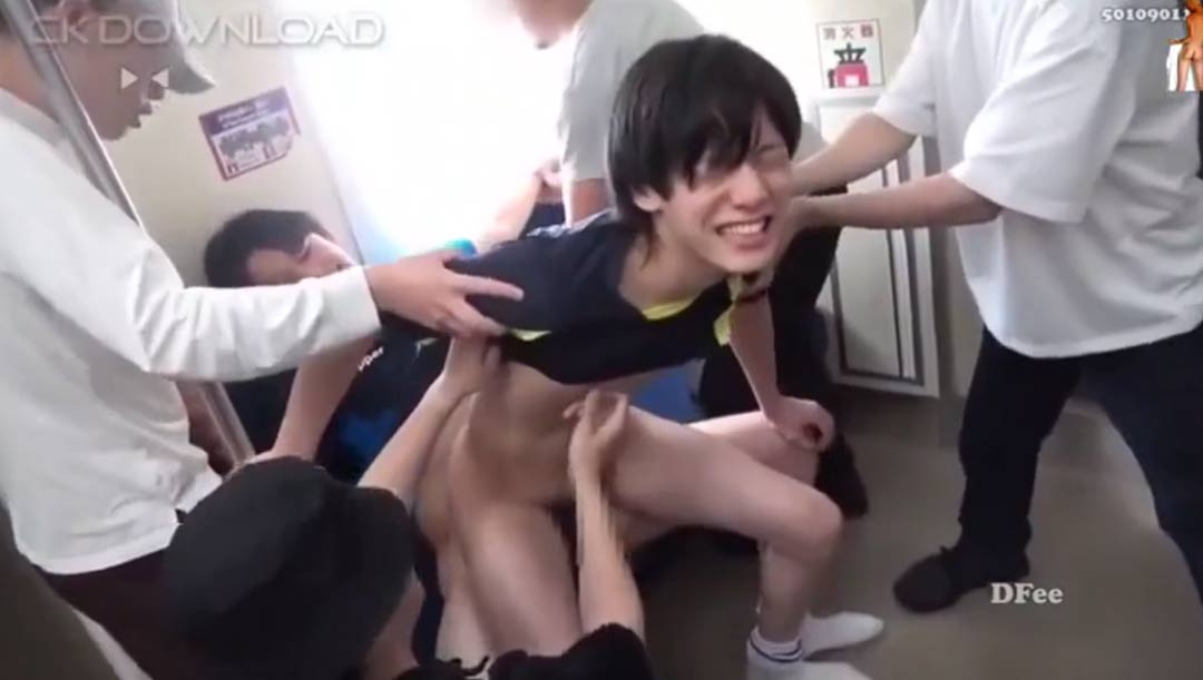 เด็กวัยรุ่นเย็ดกันบนรถไฟฟ้าก่อนกลับบ้านน้ำอสุจิแตกคารู