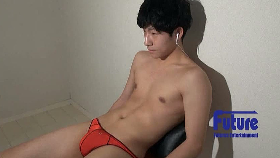 เกย์ช่วยตัวเอง หนุ่มญี่ปุ่นตัวเล็กใส่จ็อกสแตรปแดงโดนยั่วจนแตก เกย์ช่วยตัวเอง หนุ่มญี่ปุ่นตัวเล็กใส่จ็อกสแตรปแดงโดนยั่วจนแตก
