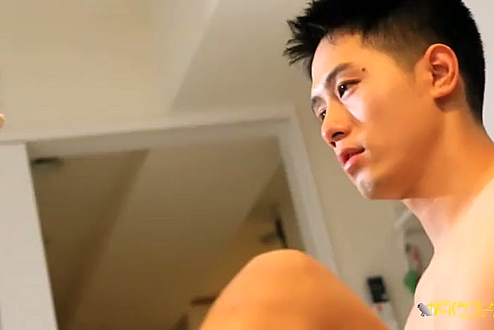 หนังโป๊เกย์ญี่ปุ่น หนุ่มปิดตาโดนเพื่อนหนุ่มเสียบในห้องพัก screenshot 2
