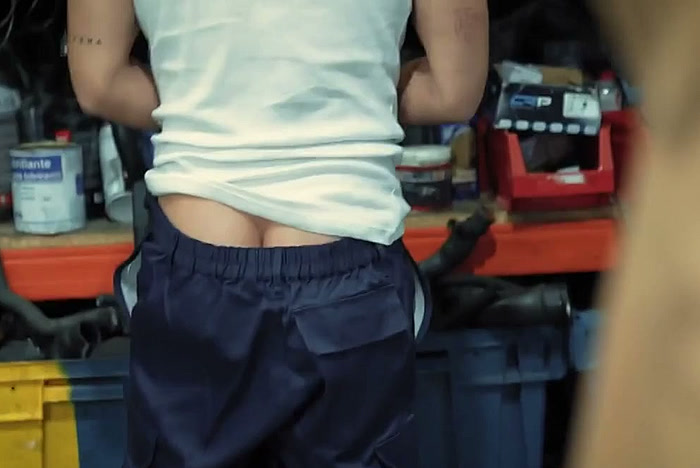 เกย์นายแบบ ช่างเครื่องหนุ่มกับลูกค้าหล่อในอู่รถ screenshot 1
