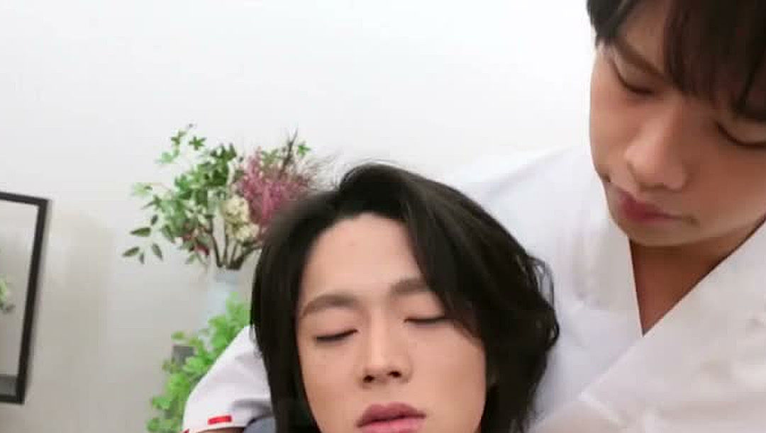 เกย์ญี่ปุ่น หนุ่มผมยาวลายสักสลับบทร้อนแรงกับคู่ขา